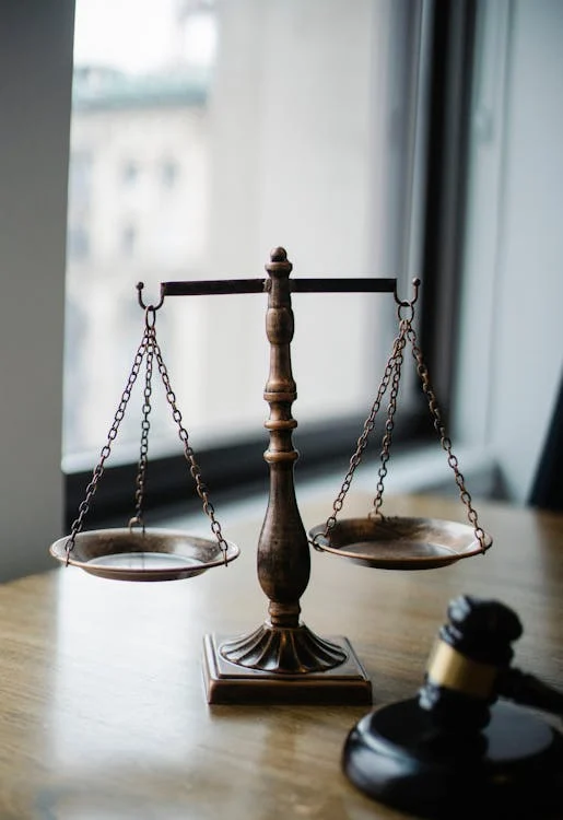 photograph of a set of scales and a gavel